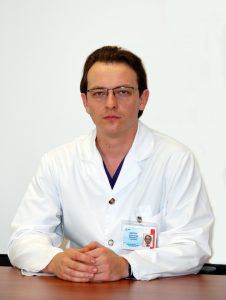 Заведующий отделением — Александр Юрьевич Щербук, доктор медицинских наук, врач высшей квалификационной категории